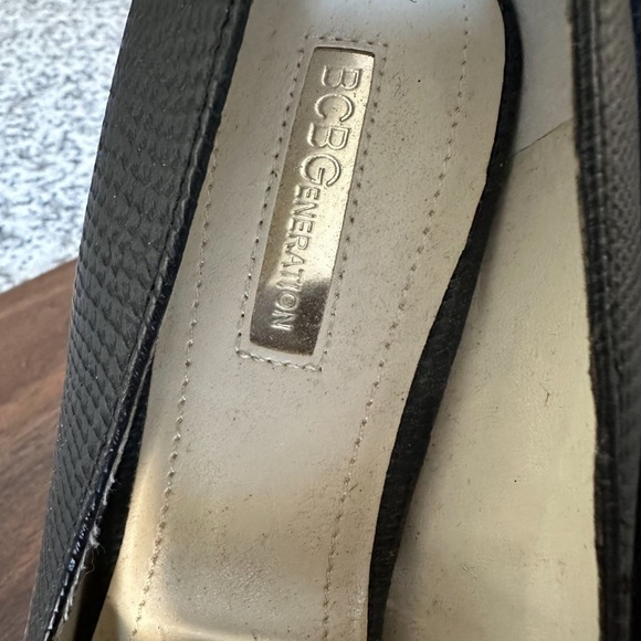 BCBGeneration Penni Pump - Picture 4 of 4